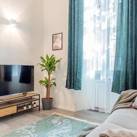 Duomo-Navigli Charming And Modern With Fast Wifi Apartment มิลาน ภายนอก รูปภาพ