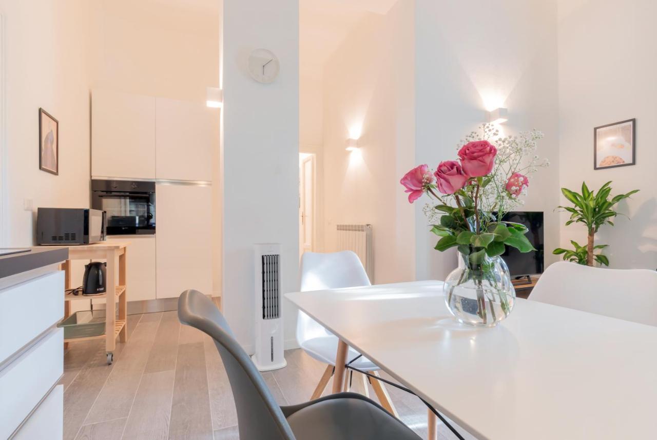 Duomo-Navigli Charming And Modern With Fast Wifi Apartment มิลาน ภายนอก รูปภาพ