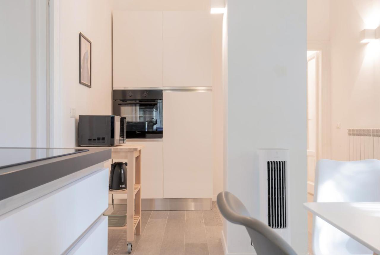 Duomo-Navigli Charming And Modern With Fast Wifi Apartment มิลาน ภายนอก รูปภาพ
