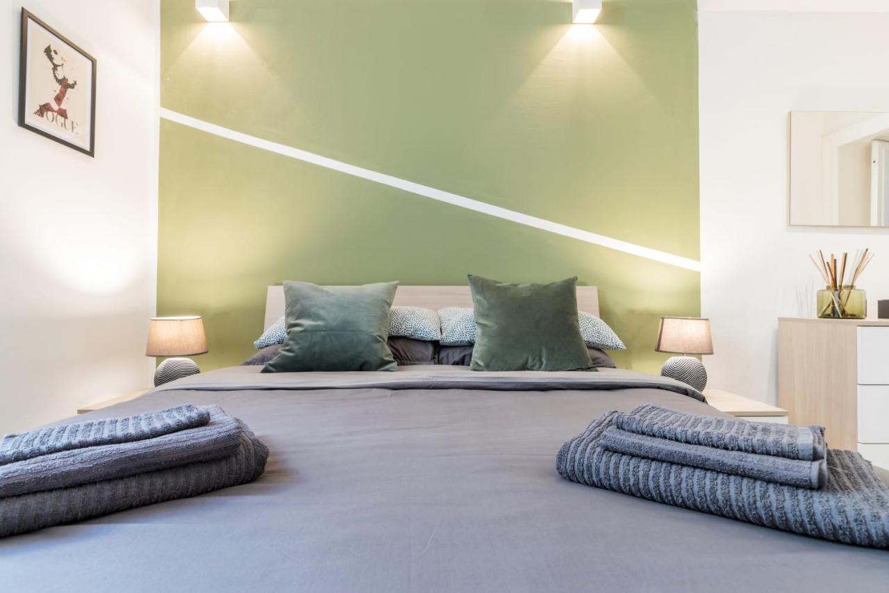 Duomo-Navigli Charming And Modern With Fast Wifi Apartment มิลาน ภายนอก รูปภาพ