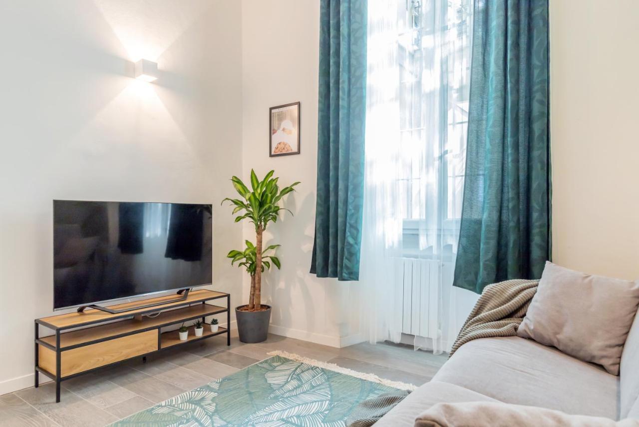 Duomo-Navigli Charming And Modern With Fast Wifi Apartment มิลาน ภายนอก รูปภาพ